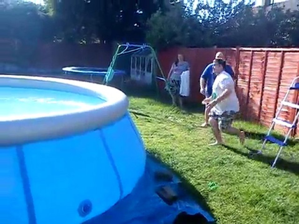 more fun in the pool 2/4