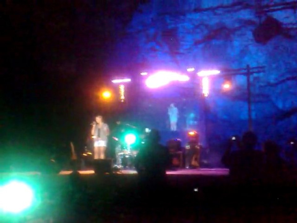 Septembre 94 Chimène Badi La voix en live Pierrelatte 10 juillet 2010