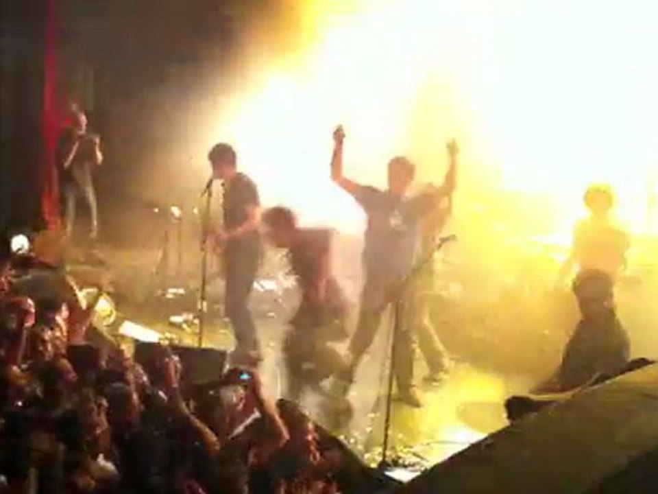 Parmis eux  - deportivo - trianon 26/05/2011