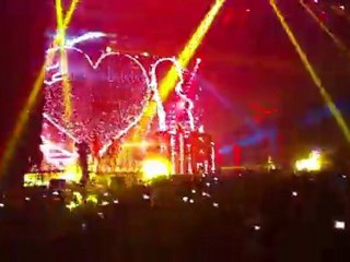 F*** Me i'm Famous 2011 - Love don't let me go