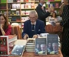 Pilar de Borbón inaugura Rastrillo Nuevo Futuro