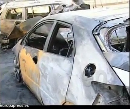 Un incendio quema siete coches