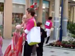 fête St Germain à Oyonnax: la course des garçons de café