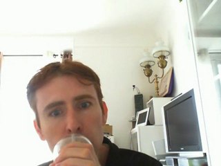 Wiwi égratigne "qu'est ce que tu fous"