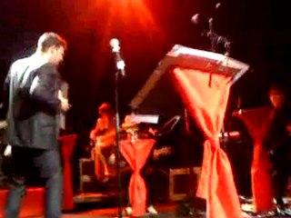 Grand Bal Pop Hilare - Perles de cristal par Pierre Polvèche