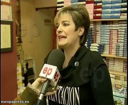 Modelos de carne y hueso en un escaparate