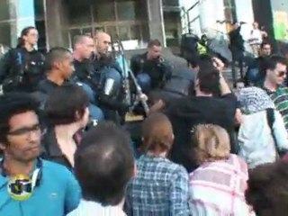 La police évacue les indignés de l'acampada de Paris (frenchrevolution) 29 mai 2011