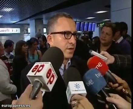 Pasajeros de Air Comet exigen soluciones