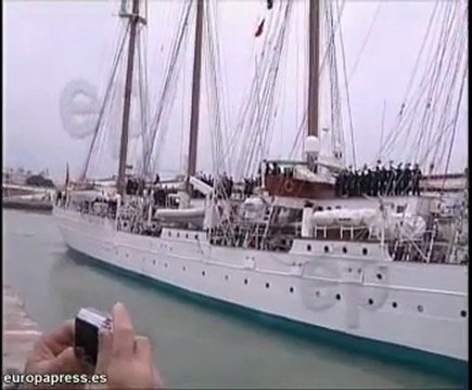 El 'Elcano' parte desde Cádiz a Magallanes
