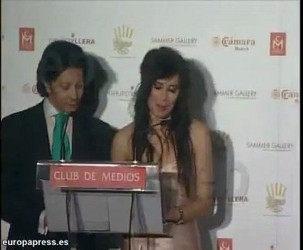 Amaia Salamanca y Pilar Rubio reciben premio