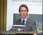 Aznar critica gestión económica de Zapatero