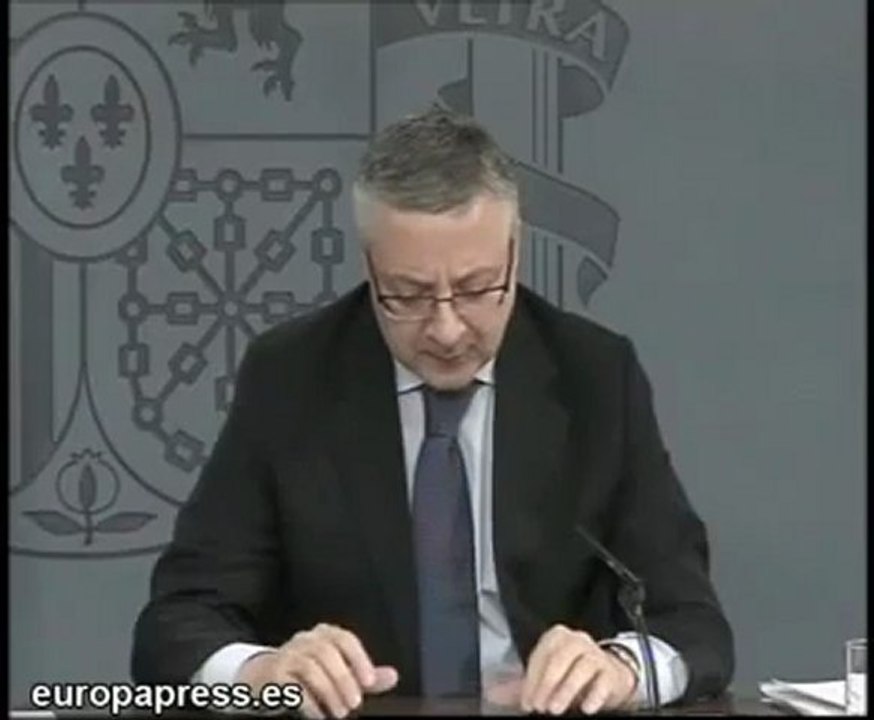 Blanco arremete contra controladores aéreos