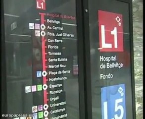 Muere un joven tras caer a la vía del metro