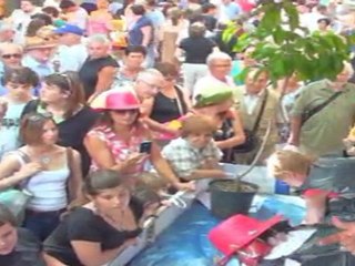 FETE DE LA CERISE de Céret 2011 - concours de dénoyotage