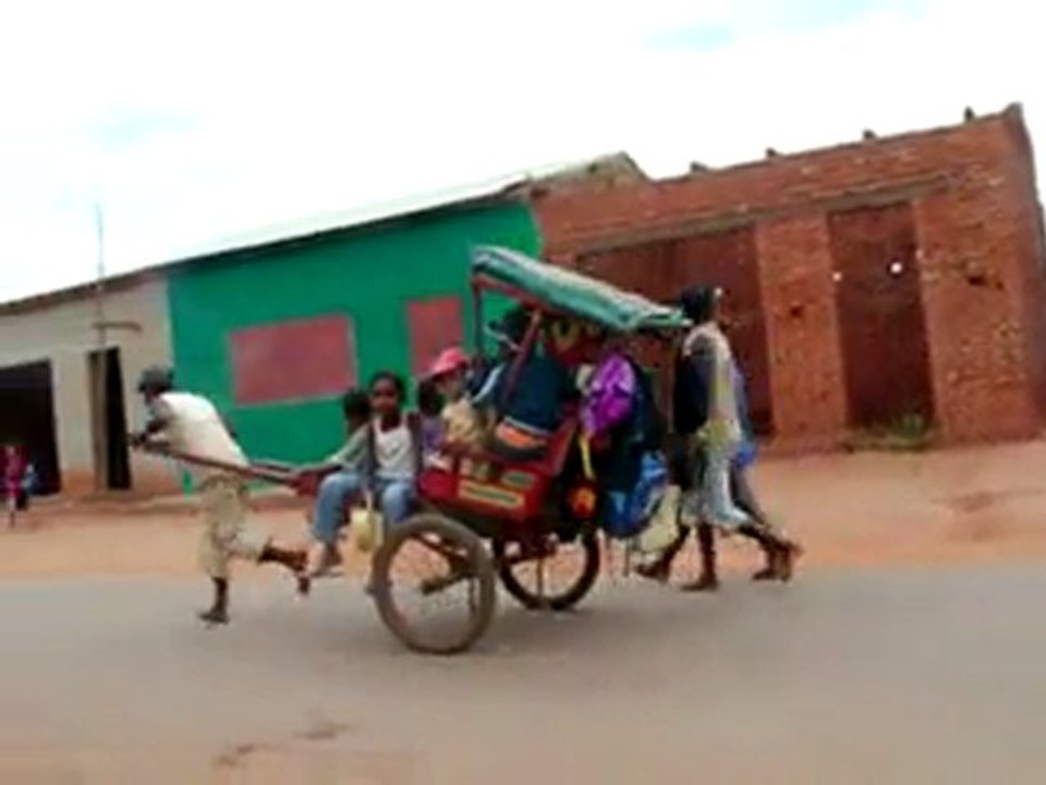 MADAGASCAR.Transport scolaire 2.
