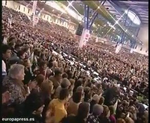 Pide a Rajoy que "ayude a nuestro país"