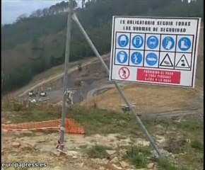 Aparecen quemadas dos excavadoras en Bilbao