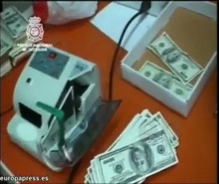 Dolares falsos dispuestos para vender