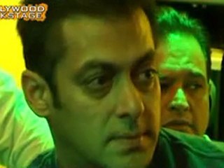 Salman refuses to KISS Sonakshi