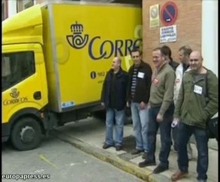 Sindicatos de Correos se encierran en Badajoz