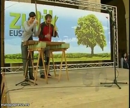 Celebran acto homenaje a presos etarras