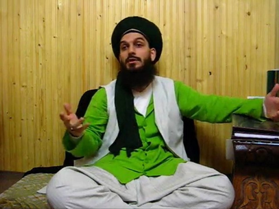 8. YAPMASAKTA BİLDİGİMİZİ SOYLER VE MESCiDLERE SAYGI GOSTERiRiZ