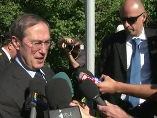 Download Video: Claude GUÉANT assiste à l'installation de radars pédagogiques à Proyart dans la Somme