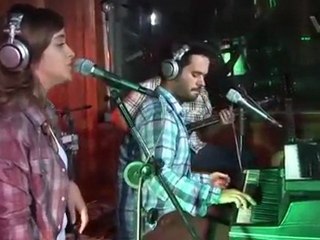 Marcelo Jeneci canta "Do Outro Lado da Cidade"