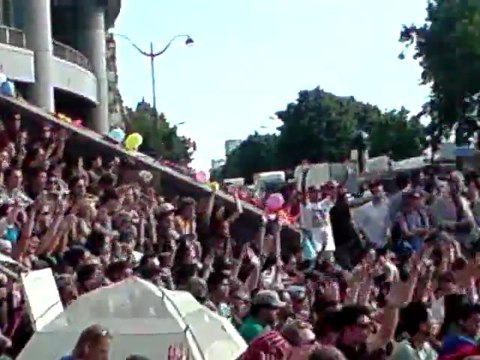 Les indignés le 29 Mai Paris Bastille 18h38 (2011) Rassemblement Prise de la Bastille de Démocratie réelle maintenant !
