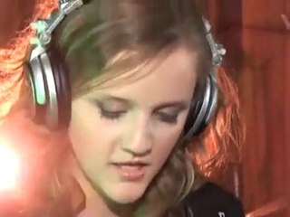 Garotas Suecas toca 'Ela'