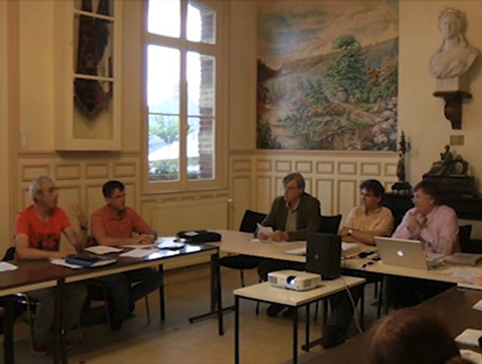 Conseil municipal de Saint-Pierre du Vauvray, 30 mai 2011. L'école en question.