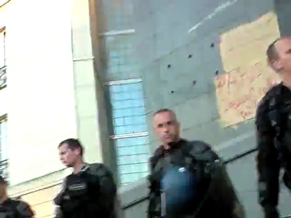 "Les indignés " le 29 Mai Paris Bastille 21h05 (2011) : la  "Prise de la Bastille" de Démocratie réelle maintenant !