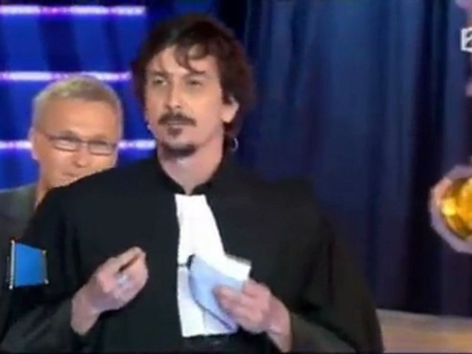 Maître Arnaud Tsamere La Corrida, les taureaux aiment ça - On a tout revisé