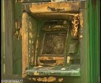 Encapuchados queman un cajero en Bilbao