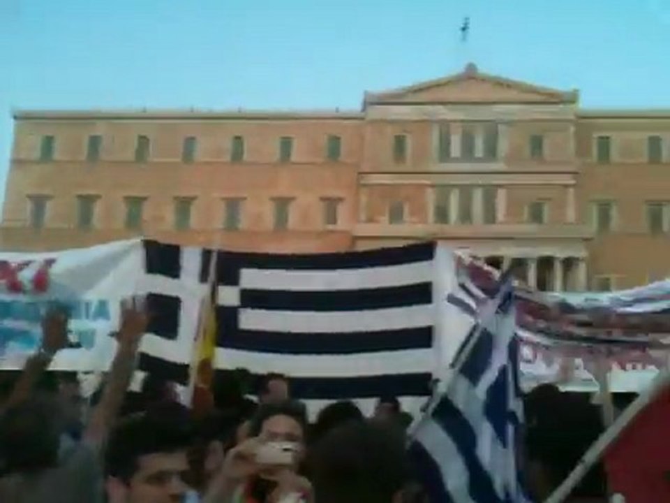 8Η ΜΕΡΑ: Συνθήματα "Αγανακτισμένων"