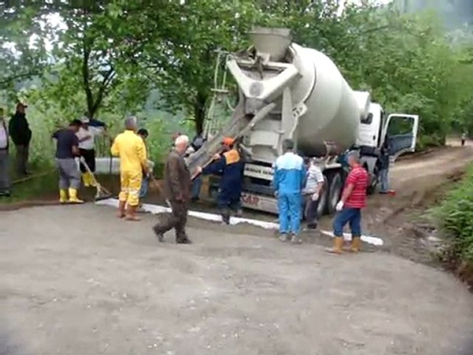 Ordu perşembe kazancılıköyü beton yol çalışması