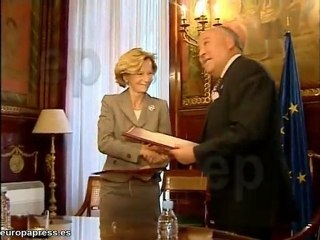 Salgado firma un convenio con la CAF