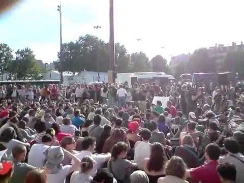 Les indignés le 29 Mai à Paris 18h27 (2011) pour une Prise de la Bastille par Démocratie réelle maintenant !