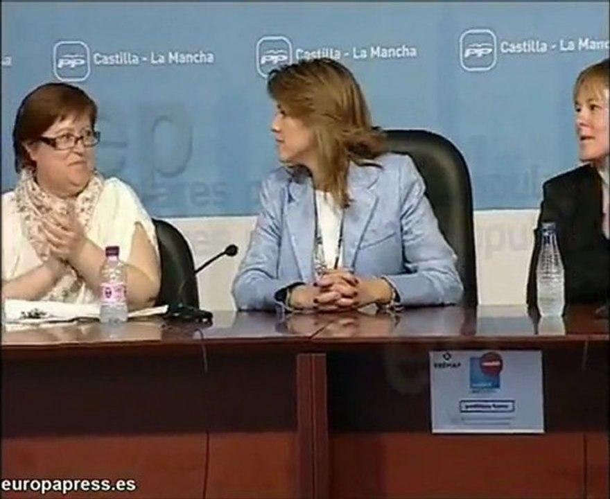 Zapatero y Cospedal enfrentados por impuestos