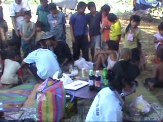 Arabic-Web-Backpack medics help eastern Myanmar's sick