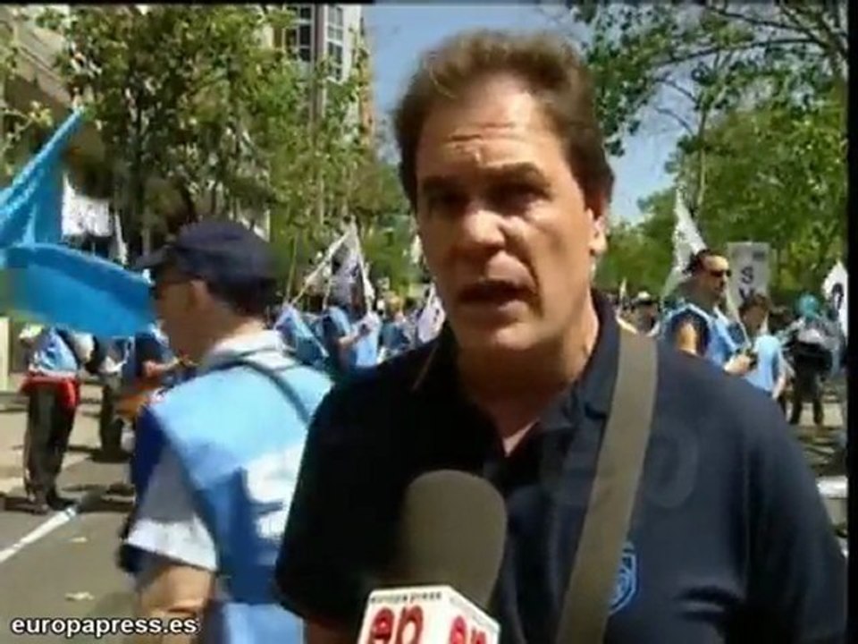 Policías municipales contra medidas Zapatero