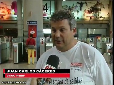 Los viajeros protestan por la huelga de Renfe