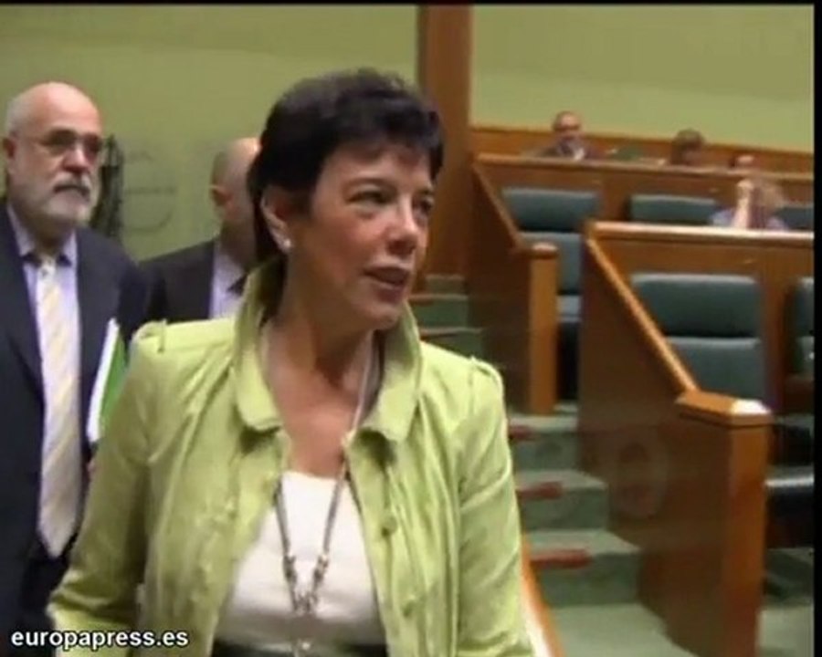 López defiende la integración de las cajas vascas