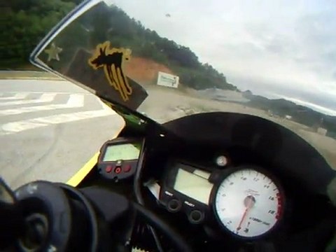 le blond ales le 01 juin 2011 chute avec le r6