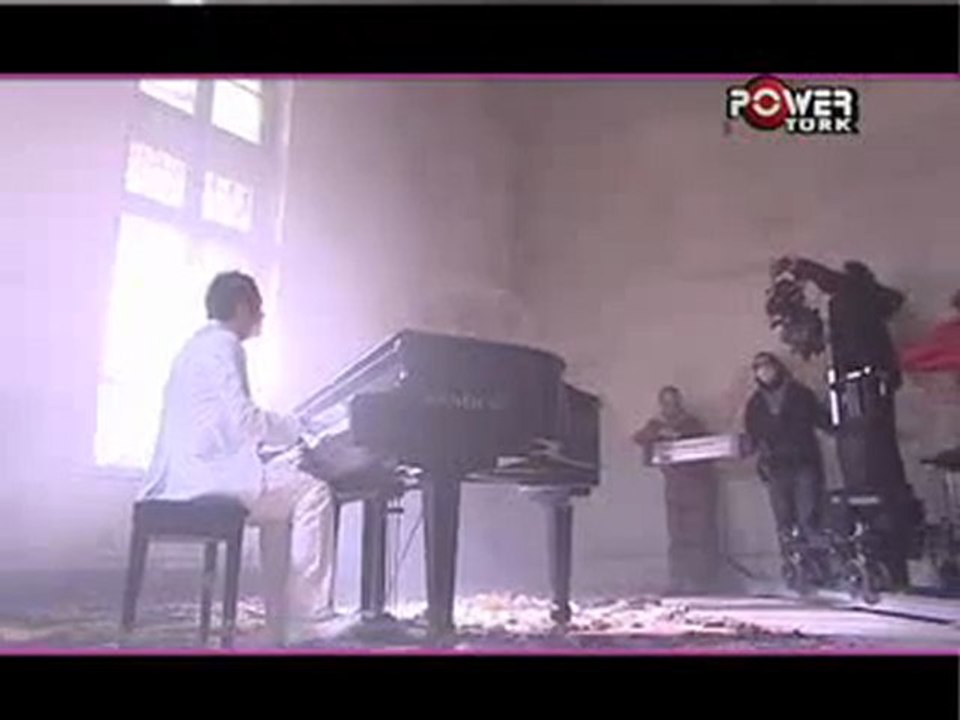 Enbe & Mustafa Ceceli Yağmur Ağlıyor (kamera Arkası) Set Görüntüsü