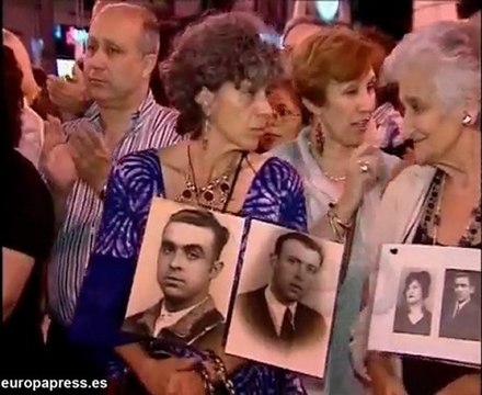 Miles de velas contra la impunidad franquista