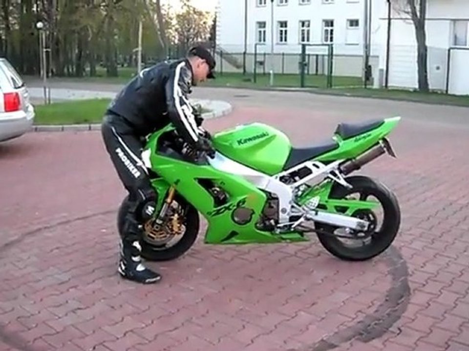 Crash moto : Comment faire un burn face a sa moto