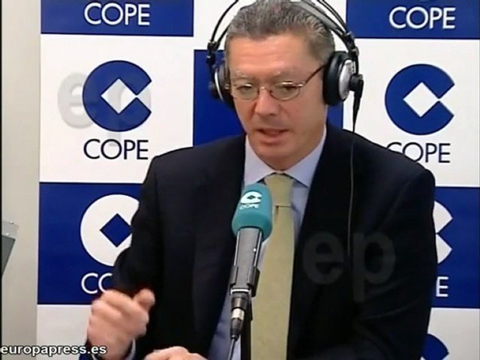 "Zapatero enfrenta los problemas negándolos"