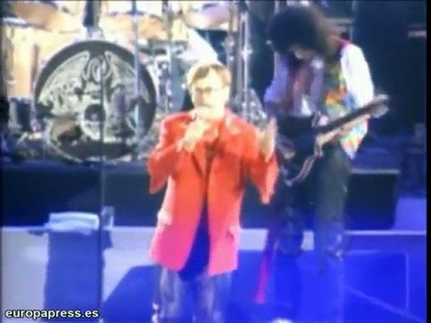 Elthon John habla sobre sus adicciones