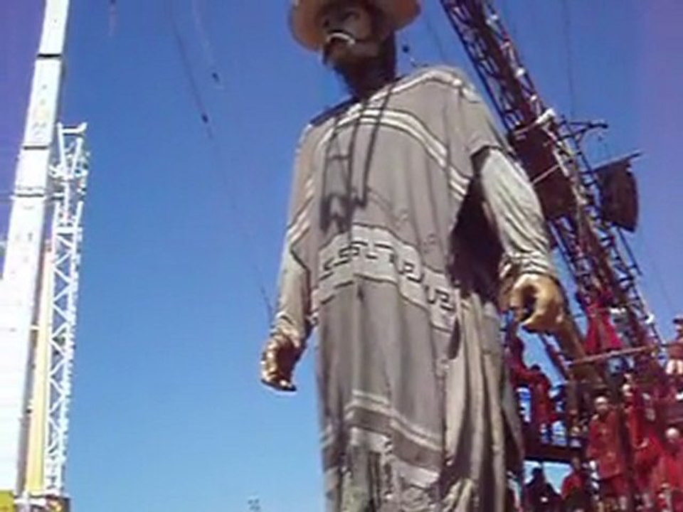 Royal de Luxe à Nantes 2011 La Petite Géante et Xolo